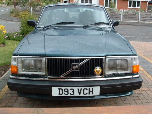 1987 Volvo 240 gl saloon 2.3 ltr auto - only60000 miles VERKAUFT