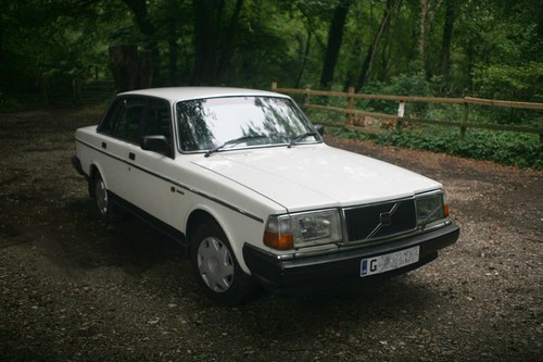 1990 Volvo 240GL saloon For Sale