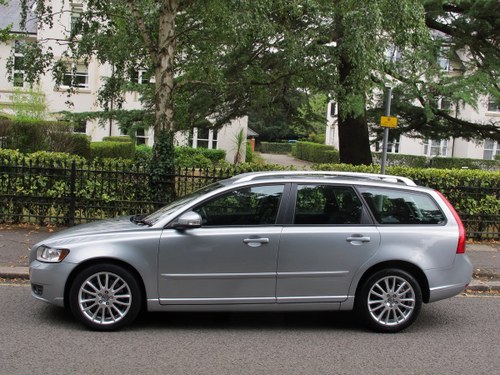 VOLVO V50 2.0D SE LUX AUTOMATIC 2010/10 1 OWNER VFSH LEATHER For Sale