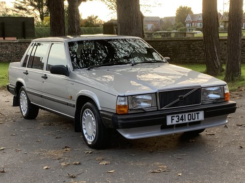1988 VOLVO 740 2.0 AUTO SALOON. JUST 64,000 MILES! In vendita