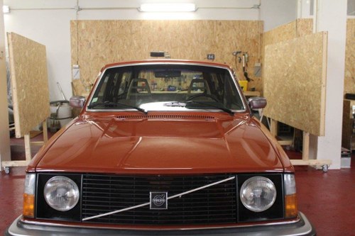 1977 Unique and beautiful Volvo 245 DL , TURBO SOLD