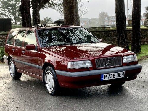 1997 VOLVO 850 2.5 10V MANUAL ESTATE. ONLY 19,000 MILES In vendita
