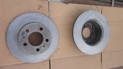 Front brake discs and pads for Volvo P1800 (ATE)