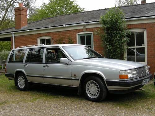 1991 NOW SOLD - v.low mileage Volvo 960 estate. SOLD
