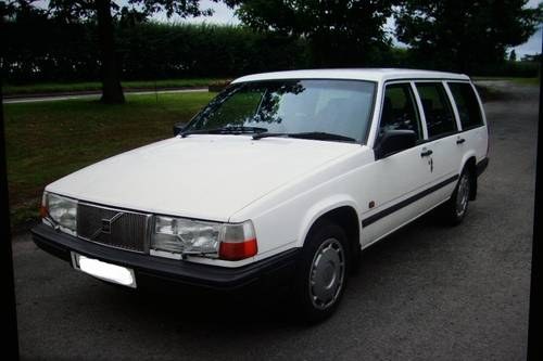 1993 Volvo 940S Estate 2.0 Ltr Auto. Good condition. SOLD