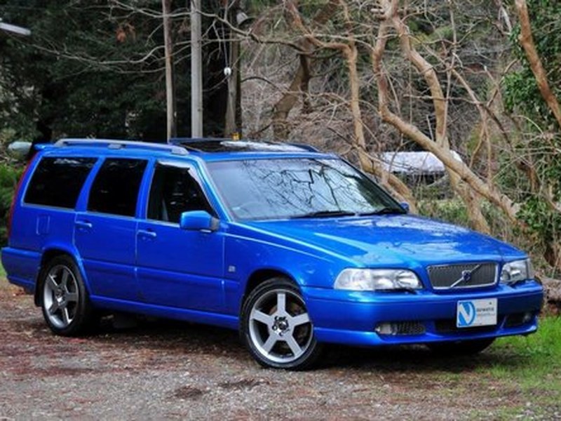 1999 Volvo V70R AWD Lazer Blue,62,477 miles from new