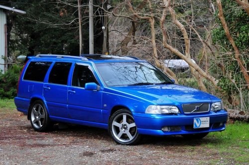 1999 Volvo V70R AWD Lazer Blue,62,477 miles from new SOLD