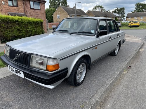 1988 Volvo 240 glt 12 months mot In vendita