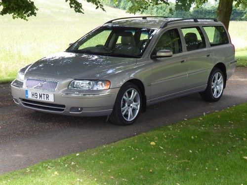 2005 Volvo V70 D5 AWD/ 4WD Very Rare Low mileage FSH SOLD For Sale