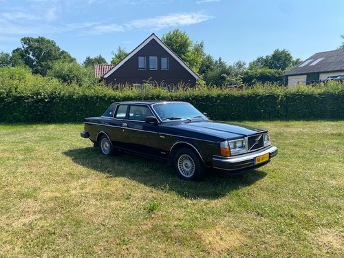 1981 Volvo 262 Coupe Bertone Automatic A vendre