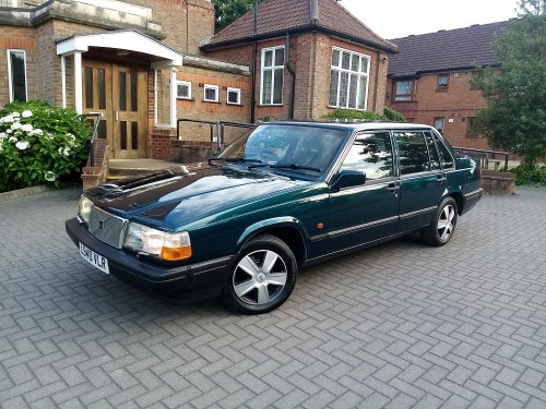 1993 Volvo 940 se 2.0 auto saloon, low miles, superb condition! In vendita
