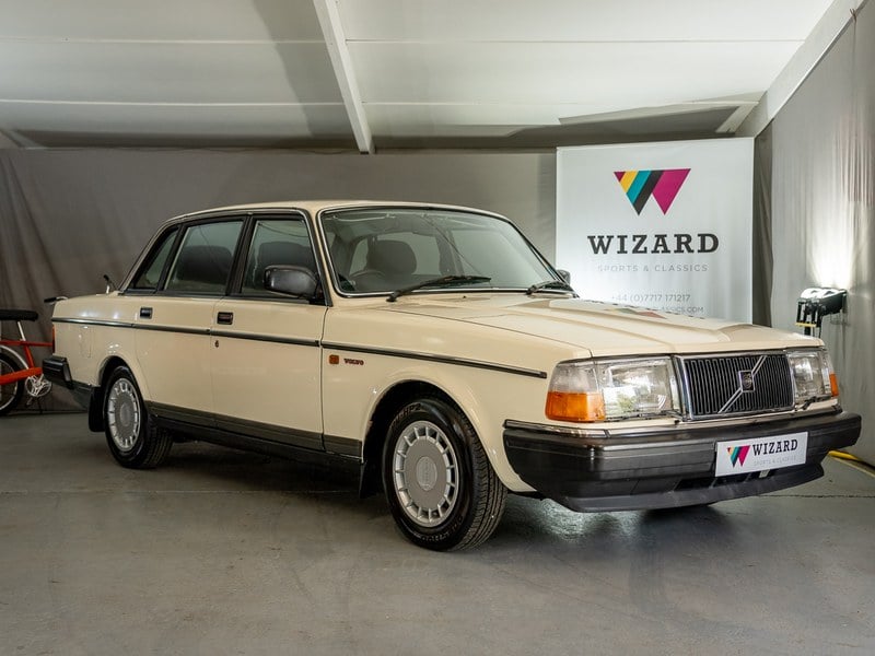 Outstanding Volvo 240 Saloon WANTED