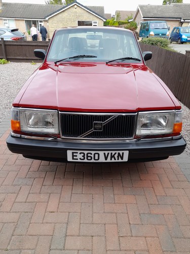 1988 Volvo 240 A vendre