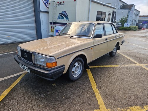 1984 Volvo 240 SOLD