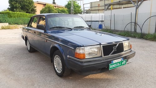 1993 Volvo 240 - 3