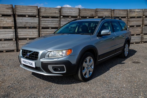 Volvo XC70 3.2 SE LUX Estate, Automatic.