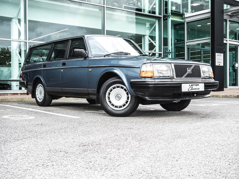 Volvo 240 2.0 SE 5dr - Manual- One Owner