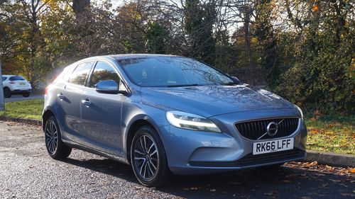 Picture of 2016 VOLVO V40 D2 [120] Momentum 5dr 1 Former Keeper + FSH