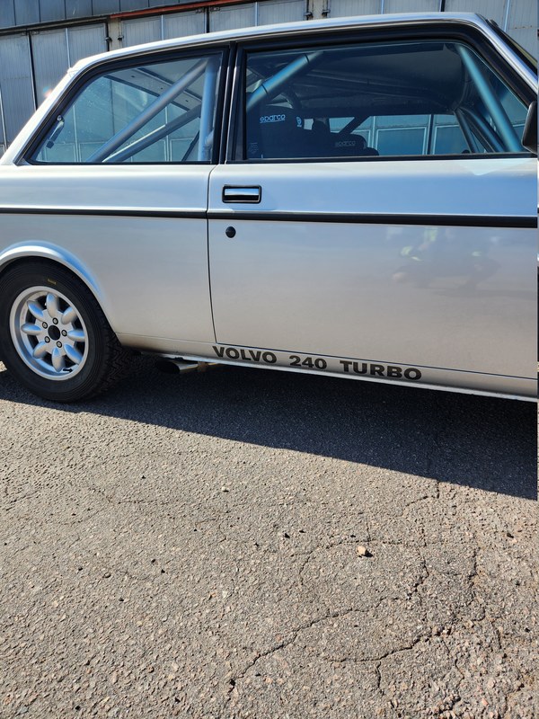 1983 Volvo 242 - 4