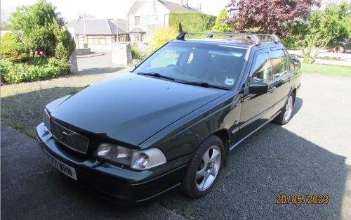 1997 Volvo S70 (picture 1 of 1)