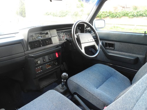 1989 Volvo 240 - 8