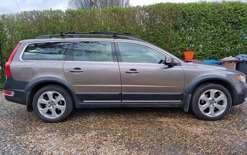 2010 Volvo XC70 (picture 1 of 22)
