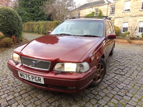 2000 Volvo V70! Presently Reserved for Ollie