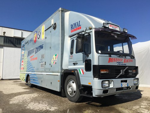 1987 Camion Volvo FL6 trasporto auto da corsa Kaufen Bei