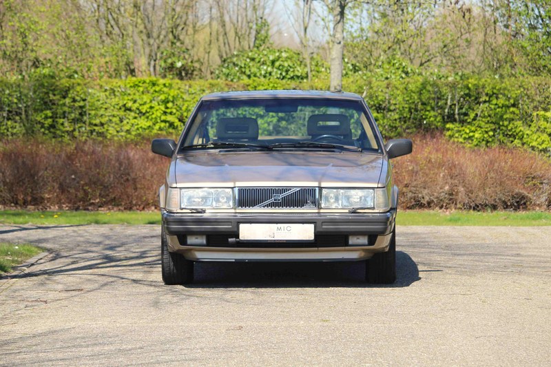 1991 Volvo 780 - 2 1991 Volvo 780 - 2