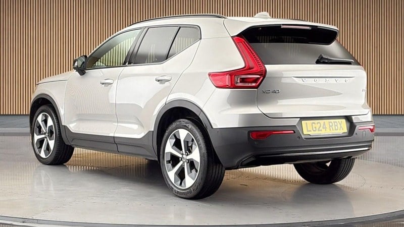 2024 Volvo XC40 - 2 2024 Volvo XC40 - 2