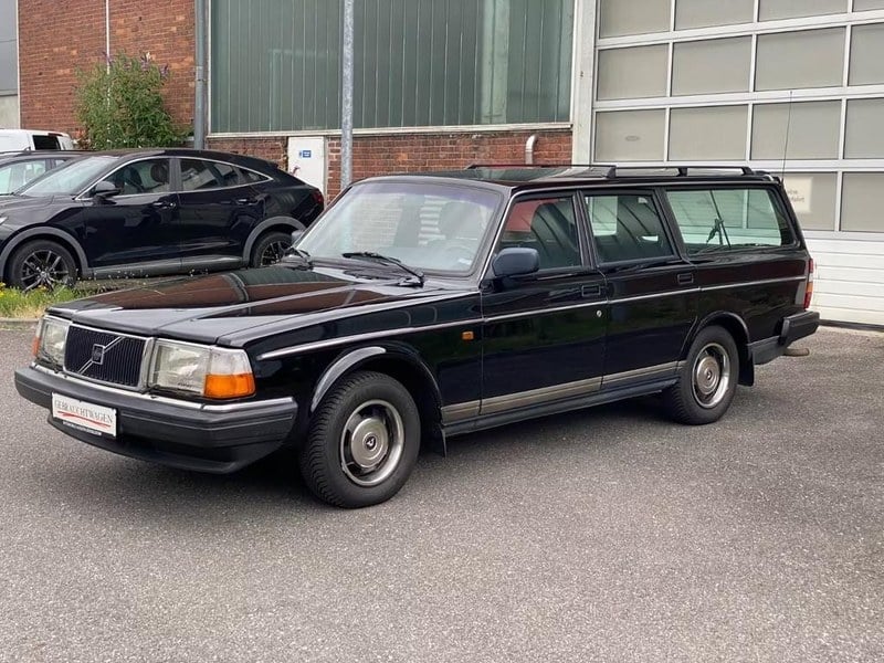 1992 Volvo 240 - 1 1992 Volvo 240 - 1