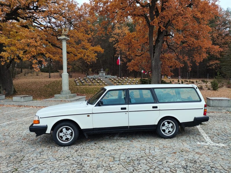 1991 Volvo 245 - 2 1991 Volvo 245 - 2