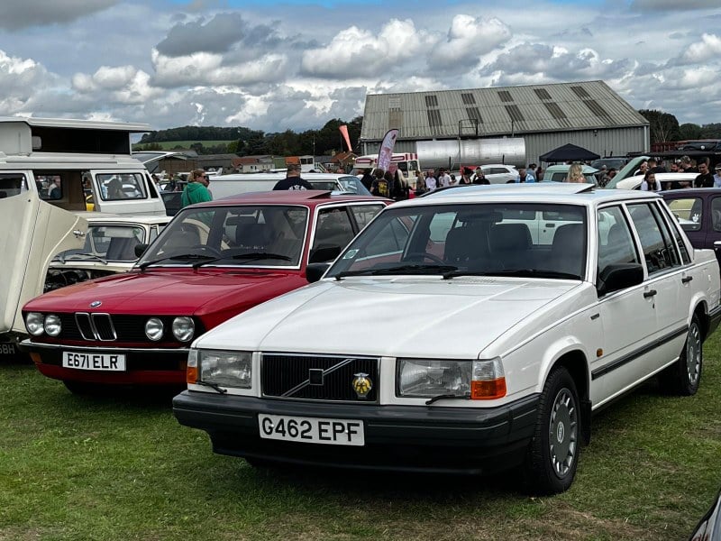 1990 Volvo 740 - 1 1990 Volvo 740 - 1