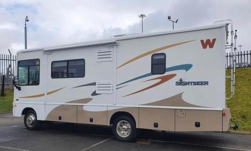 2007 WINNEBAGO Sightseer 27ft With Twin Slides (Perfect Size) For Sale