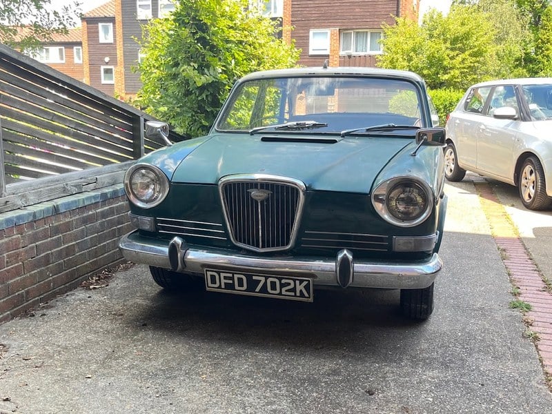 PAIR OF Wolseley 18/85s - 1971 and 1968