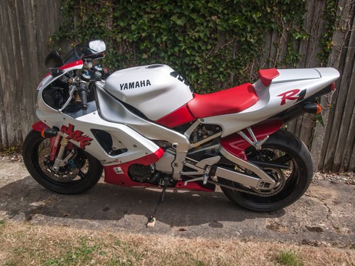 Yamaha R1 1998 Original Red / White Collectable In vendita