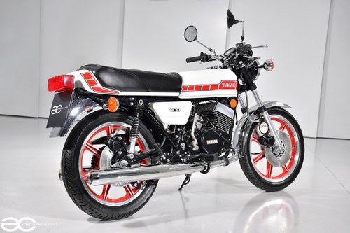 1978 Beautiful Yamaha RD 400D - Restored & in White/Red VENDUTO