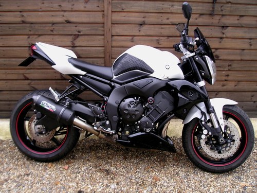 2013 Yamaha FZ1-N (Great spec. All the right bits fitted) 13 Reg SOLD
