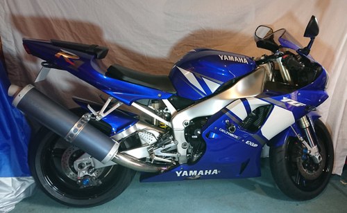2001 Yamaha r1 Blue Excellent condition carbs In vendita