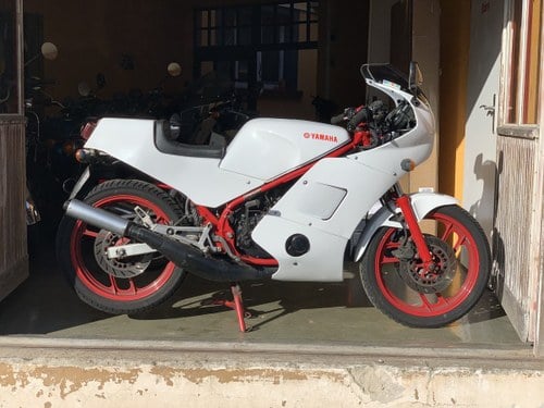 1986 Yamaha RD350 YPVS VENDUTO