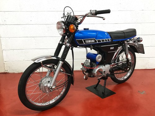 1980 Yamaha RD - 6