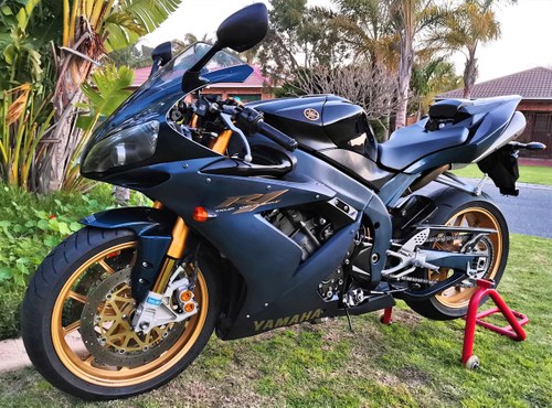 Ultra rare 2006 YZF R1 SP in mint condition. For Sale