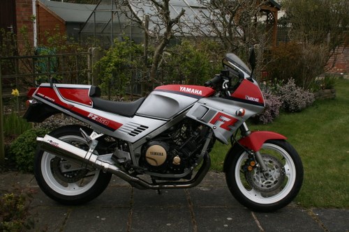 1991 Yamaha FZ750 SOLD