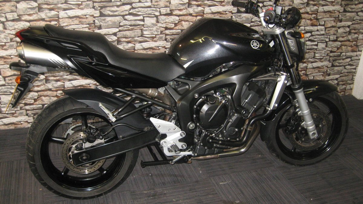 2005 Yamaha FZ600 in Royaume-Uni - A vendre | Car & Classic