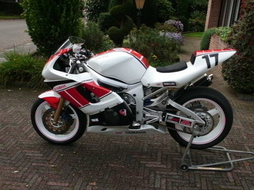 1999 Yamaha r-6 classicracer. SOLD