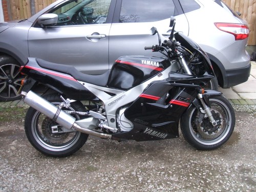 1993 Yamaha FZR1000 For Sale