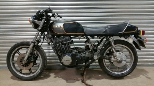 1980 YAMAHA XS850 TRIPLE PROJECT WITH V5C & LOTS OF SPARES In vendita