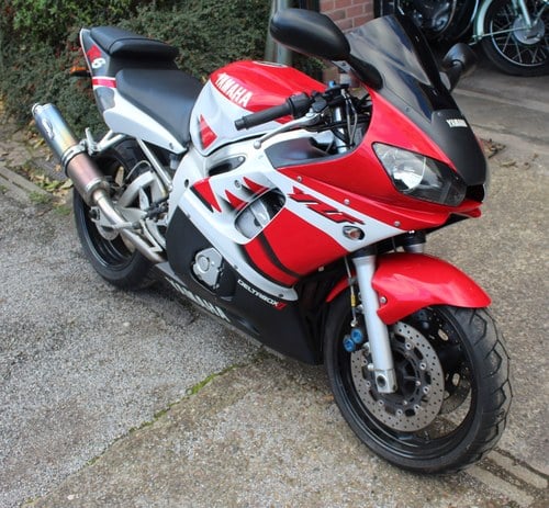 2000 W Yamaha R6  16000 miles  Superb Condition SOLD