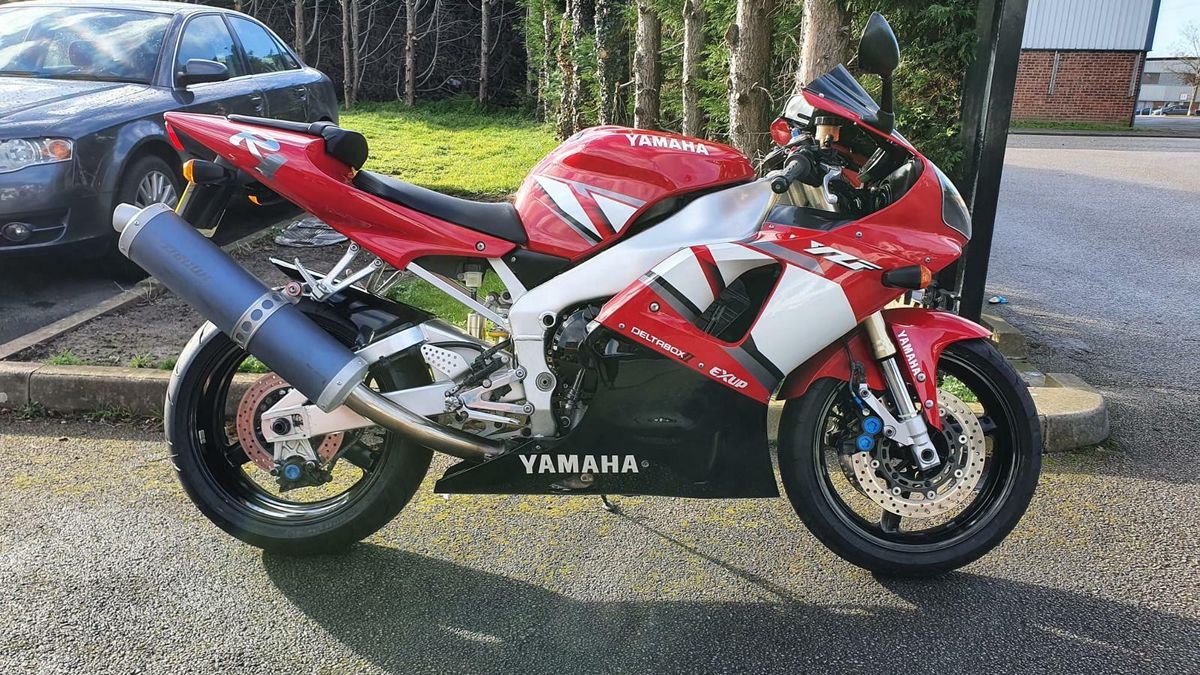 2000 R1 White 2000 Yamaha R1 in United Kingdom - For Sale | Car & Classic