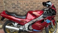 1988 Yamaha FZR 1000